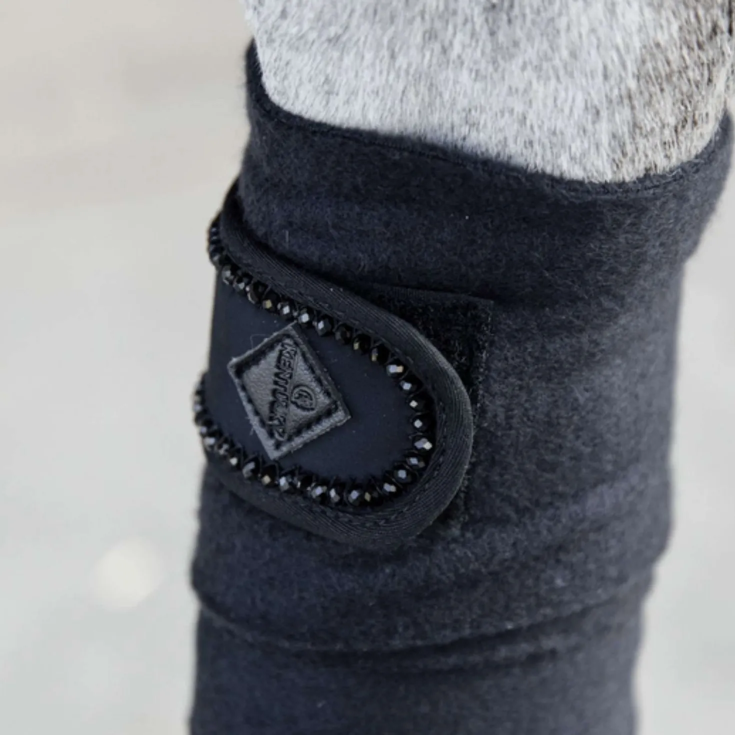 Kentucky Bandages Polar Fleece Pearls Zwart