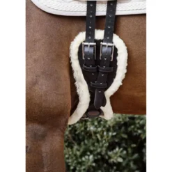 Kentucky Dressuursingel Anatomic Sheepskin Zwart