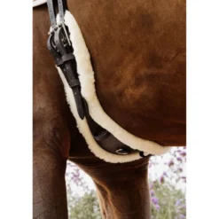 Kentucky Dressuursingel Anatomic Sheepskin Zwart