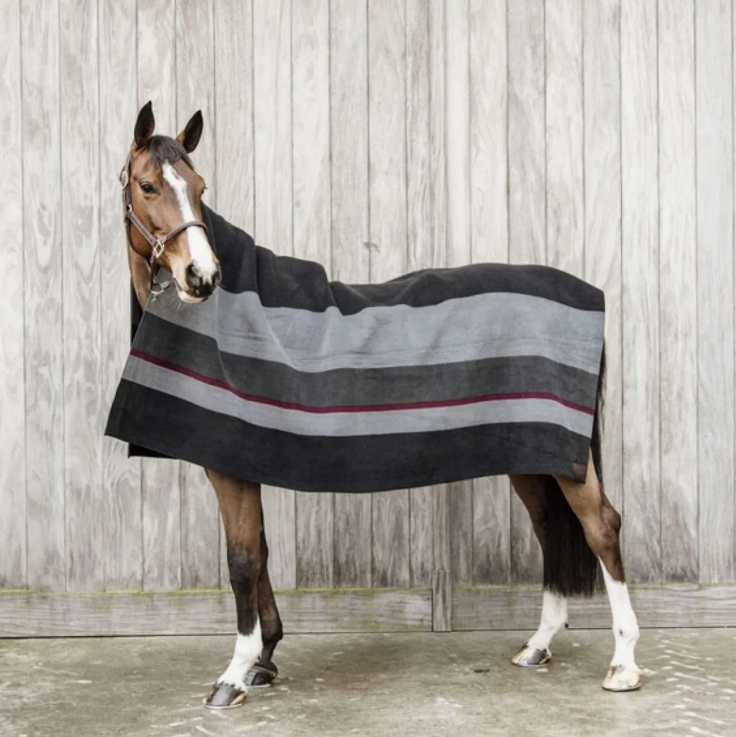 Kentucky Fleecedeken Heavy Square Stripes Zwart/Grijs
