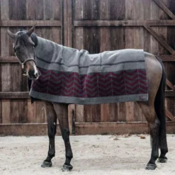 Kentucky Fleecedeken Heavy Square Fishbone Grijs/Bordeaux