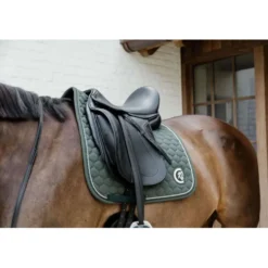 Kentucky Horsewear Zadeldekje Onion Quilt 3D Logo Dressuur Pine Green