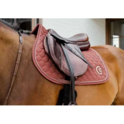 Kentucky Horsewear Zadeldekje Onion Quilt 3D Logo Springen Fuchisa