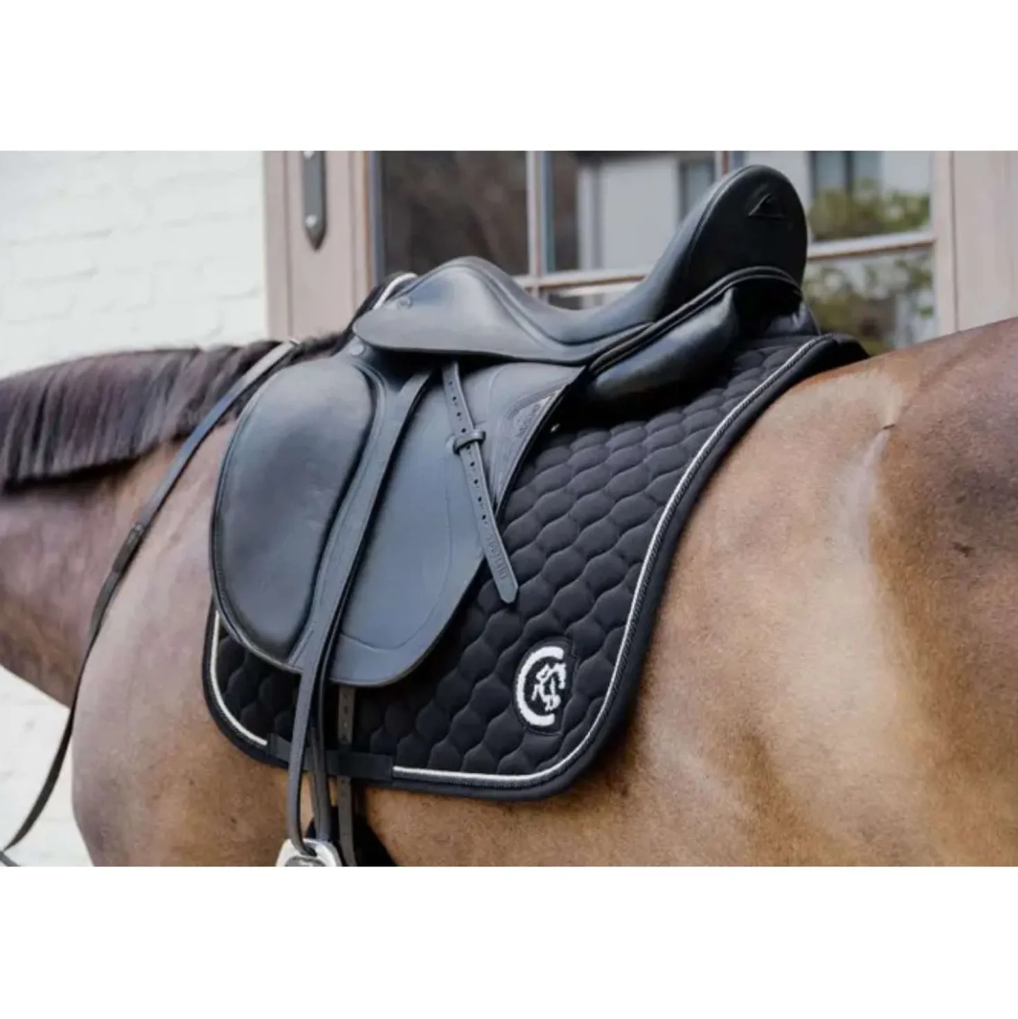 Kentucky Horsewear Zadeldekje Onion Quilt 3D Logo Dressuur Zwart