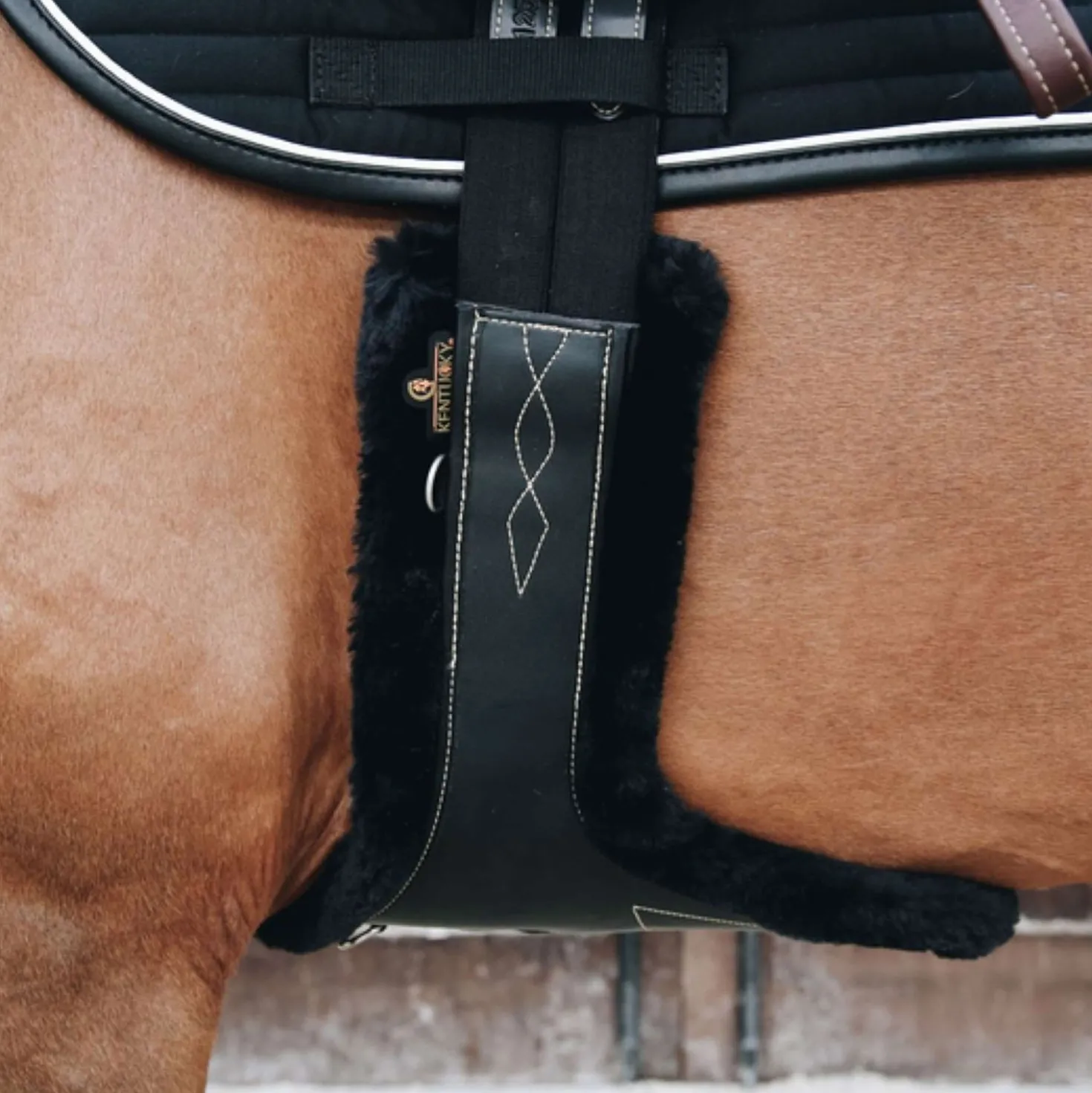 Kentucky Singelhoes Sheepskin Stud Black