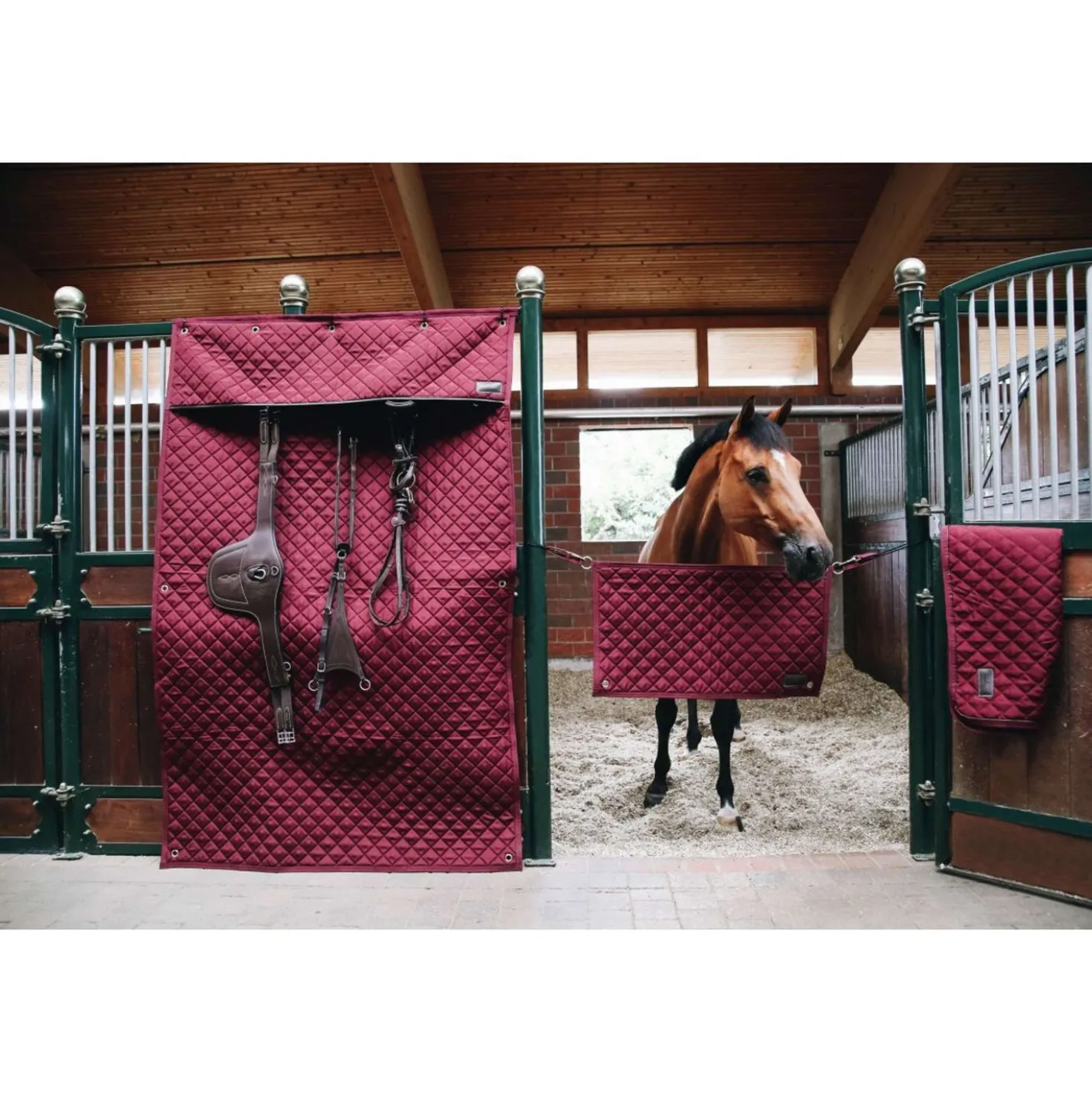 Kentucky Stable Curtain Bordeaux