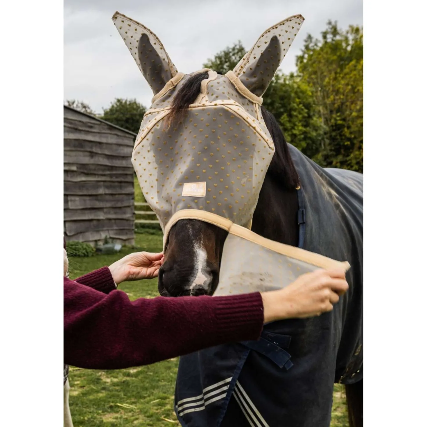 Kentucky Vliegenmasker Heart met Oren en Neus Beige