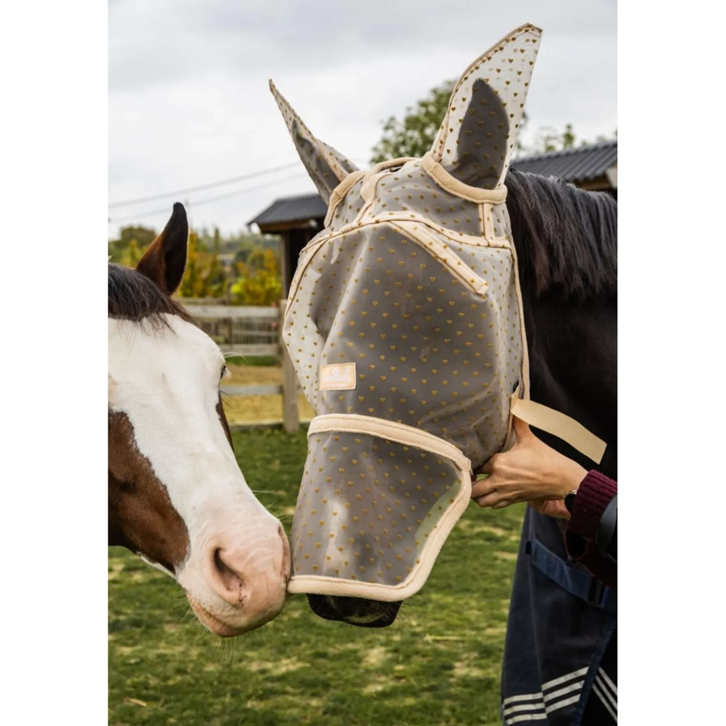 Kentucky Vliegenmasker Heart met Oren en Neus Beige