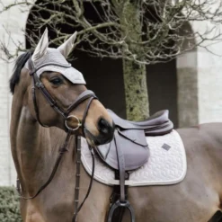 Kentucky Zadeldekje Basic Velvet Springen Beige