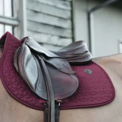 Kentucky Zadeldekje Classic Springen Bordeaux