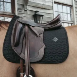 Kentucky Zadeldekje Classic Dressuur Zwart