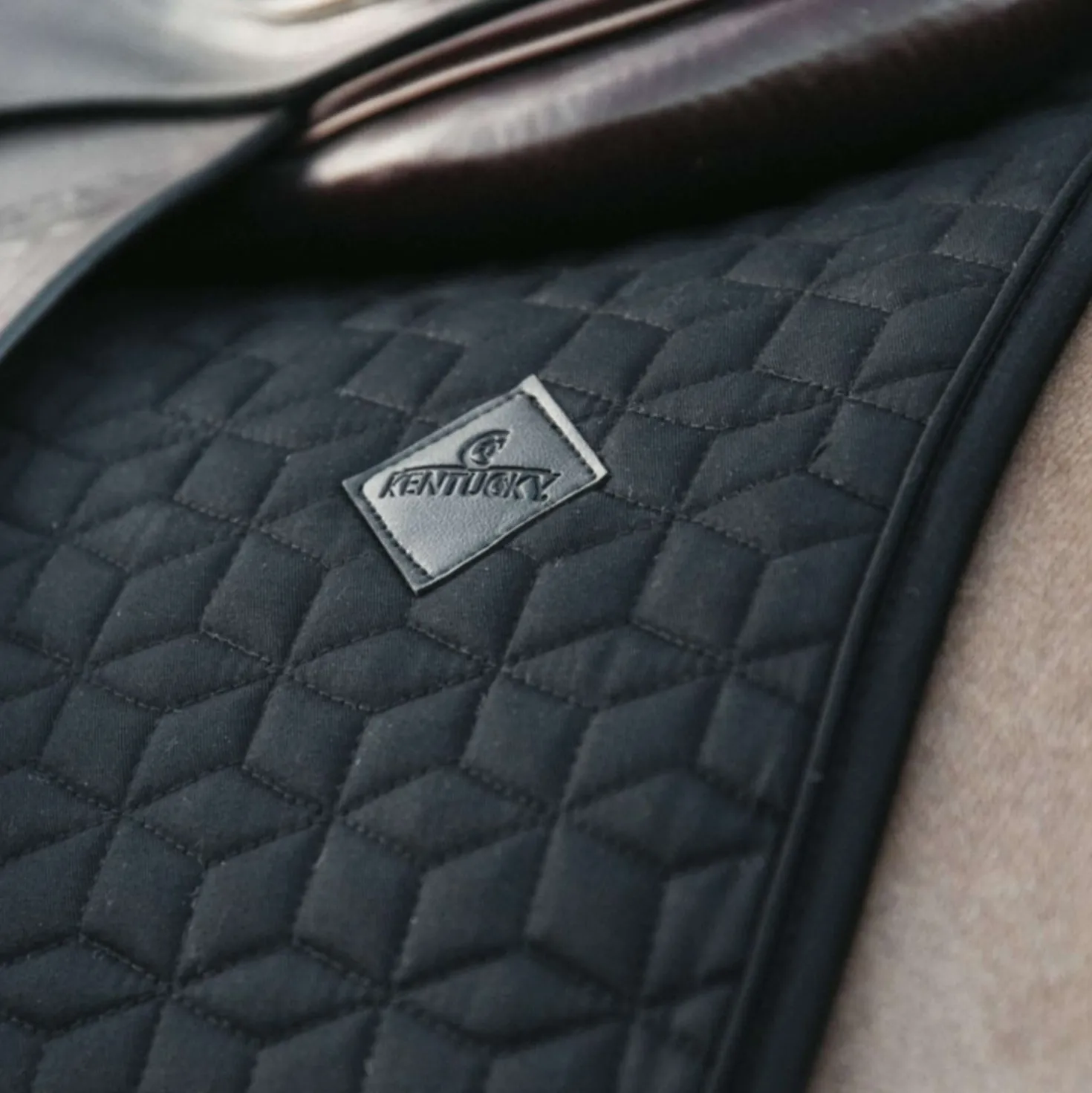 Kentucky Zadeldekje Classic Springen Zwart