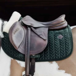 Kentucky Zadeldekje Skin Friendly Velvet Springen Pine Green