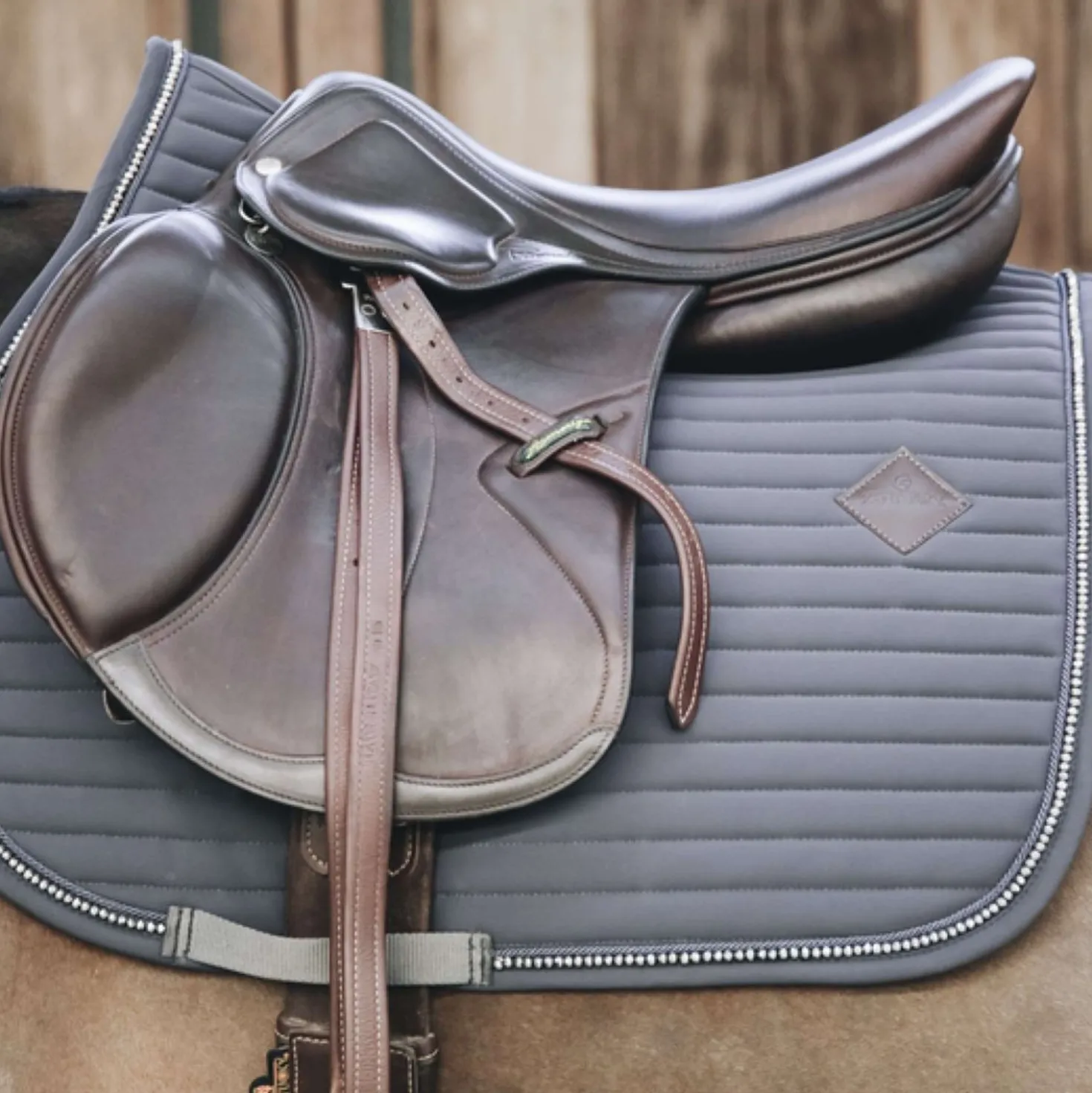 Kentucky Zadeldekje Springen Pearls Grey
