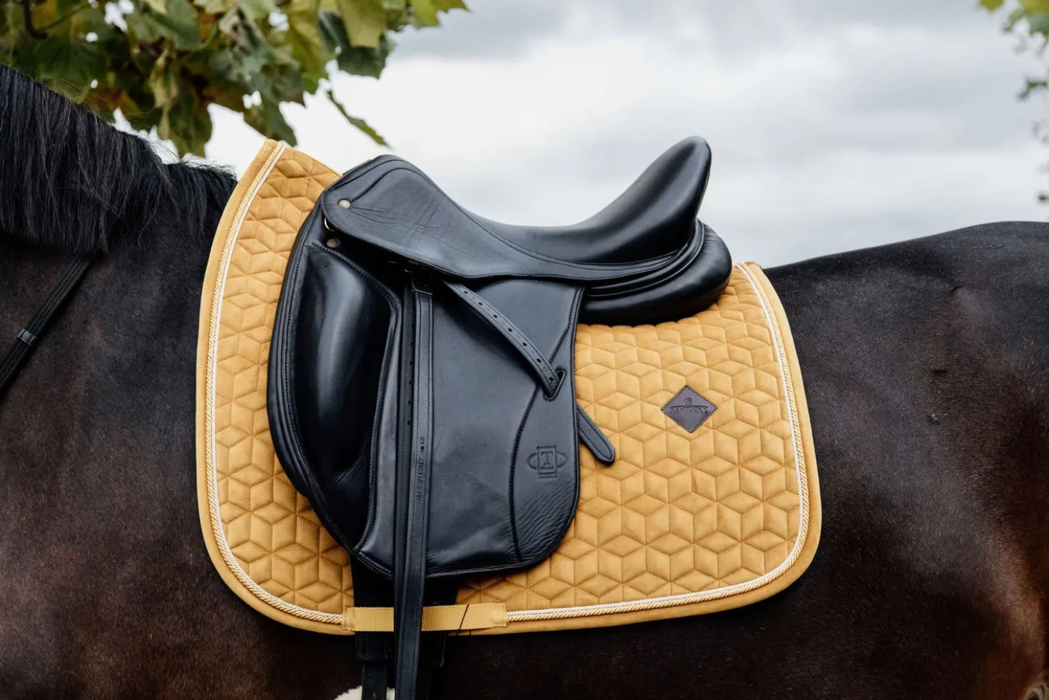 Kentucky Zadeldekje Velvet Dressuur Mustard