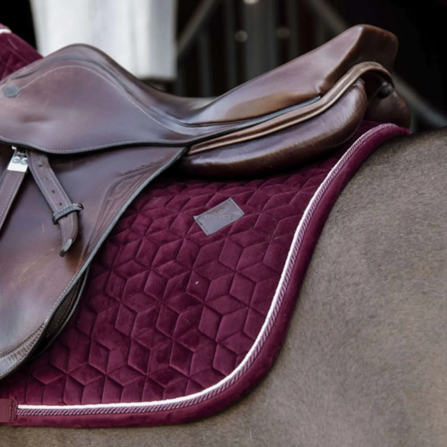 Kentucky Zadeldekje Velvet Springen Bordeaux