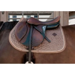 Kentucky Zadeldekje Velvet Springen Beige