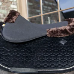 Kentucky Zadelonderlegger Halfpad Anatomic Absorb Sheepskin Bruin/Zwart
