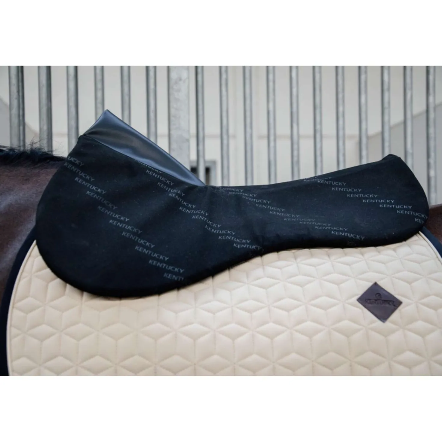 Kentucky Zadelonderlegger Impact Equalizer Zwart