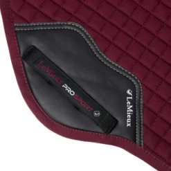 LeMieux Zadeldekje Cotton Square Close Contact Burgundy