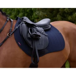 LeMieux Zadeldekje Essence Springen Navy