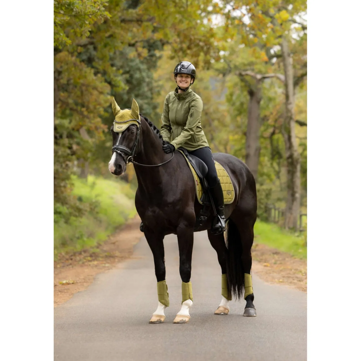 LeMieux Zadeldekje Loire Classic Square Dressuur Gooseberry