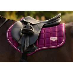LeMieux Zadeldekje Loire Classic Close Contact Square Springen Blackberry