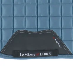 LeMieux Zadeldekje Loire Classic Satin Square Dressuur Ice Blue