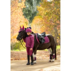 LeMieux Zadeldekje Suede Close Contact Square Springen Blackberry