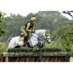 LeMieux Zadeldekje Suede Close Contact Square Springen Gooseberry