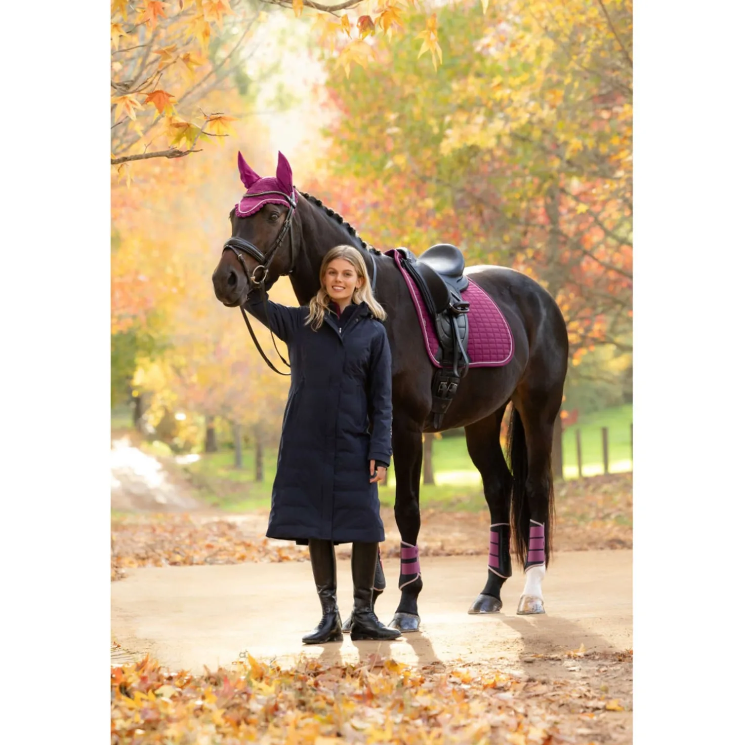LeMieux Zadeldekje Suede Square Dressuur Blackberry