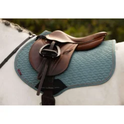 LeMieux Zadeldekje Suede Square Springen Aloe