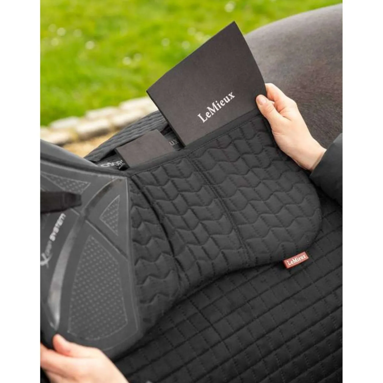 LeMieux Zadelonderlegger Prosorb 3 pocket Quilted Zwart