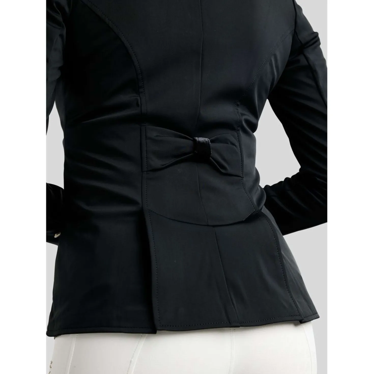 Montar Wedstrijdjasje MoValerie Short Velvet Details Golden Quartz Crystals Zwart