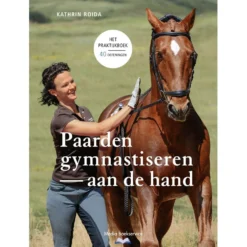Paarden gymnastiseren aan de hand