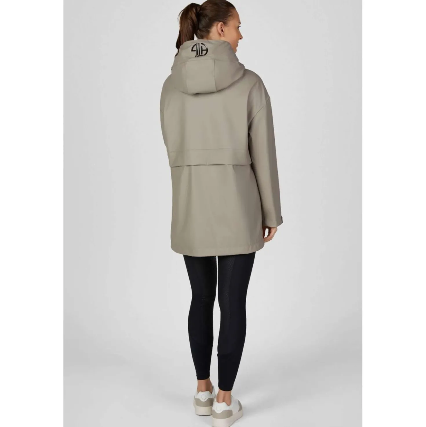 Pikeur Regenjas Cape Athleisure AW26 Mocha Cream