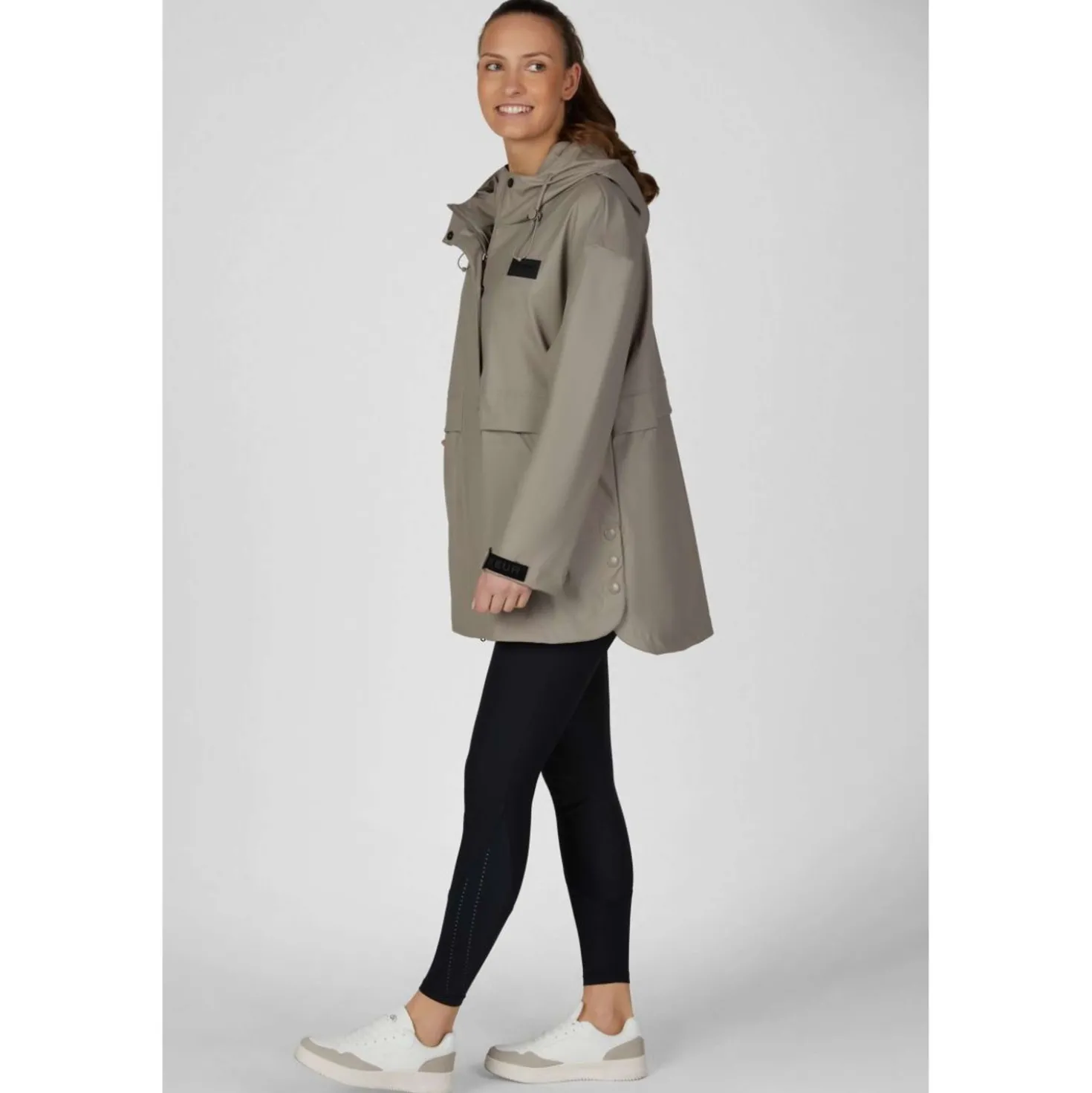 Pikeur Regenjas Cape Athleisure AW26 Mocha Cream