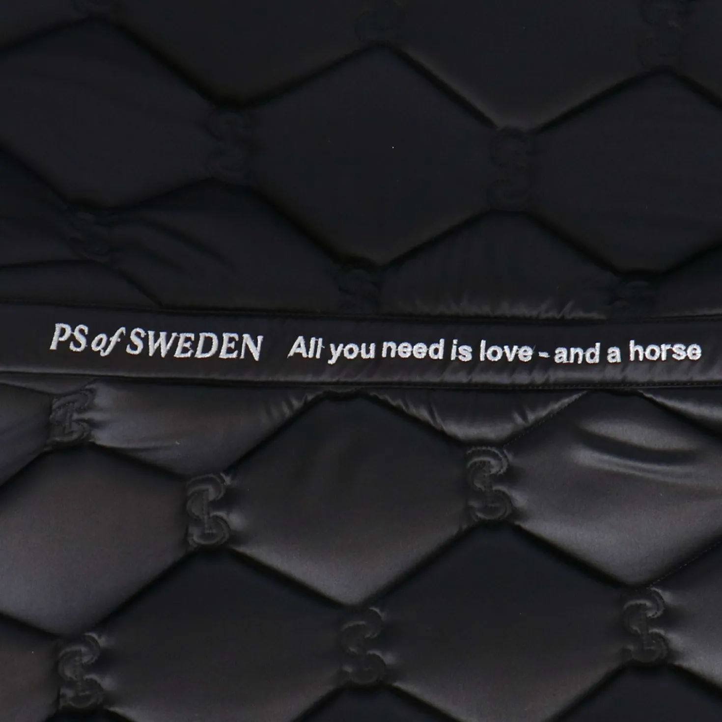 PS of Sweden Zadeldekje Signature Dressuur Zwart