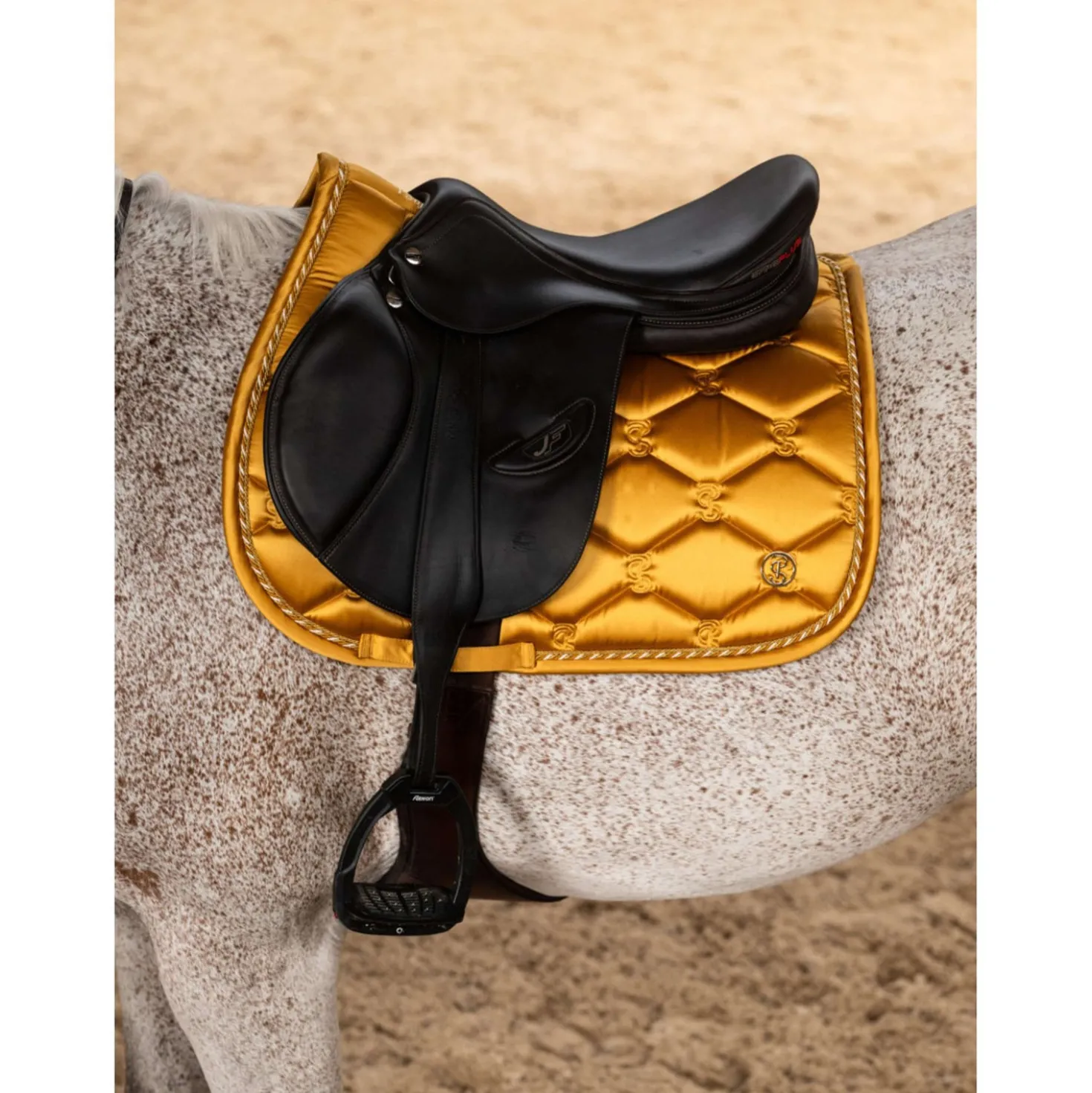 PS of Sweden Zadeldekje Signature Springen Old Gold