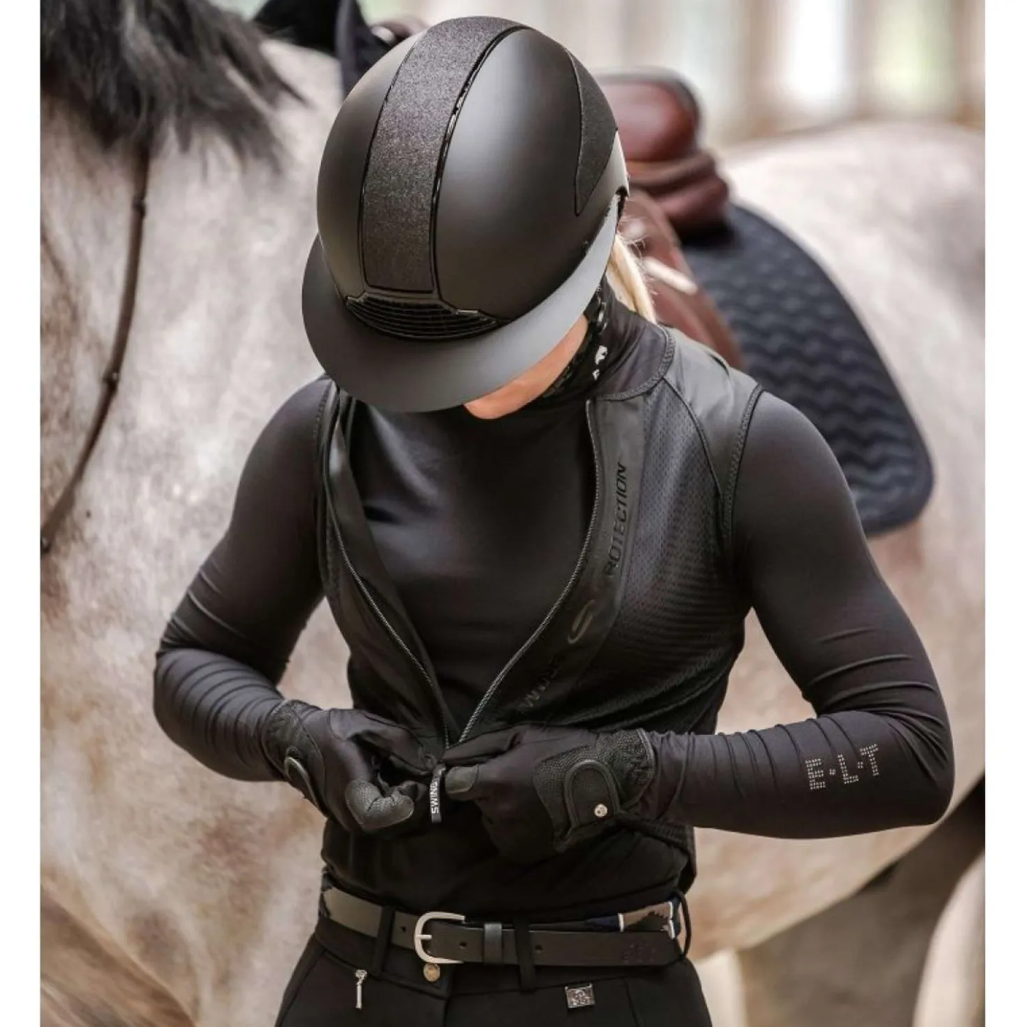 Swing Cap H24 Lady Shine Mat Zwart