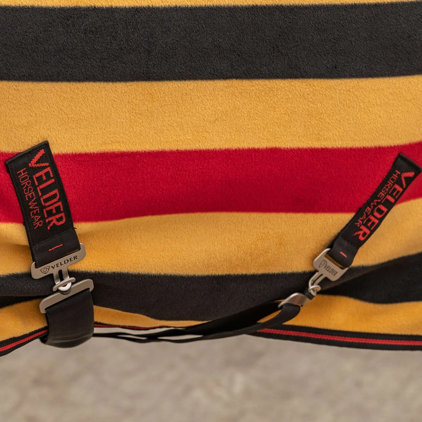 Velder Horsewear Premium Pony Deluxe Fleece Cooler Rug Zwart/Geel