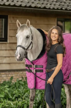 Velder Horsewear Premium Showdeken Satin Glow Dutch Raspberry