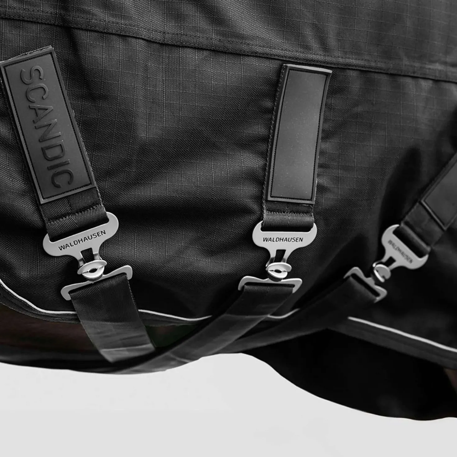 Waldhausen Outdoordeken Scandic Multi-Layer 50/150g Zwart