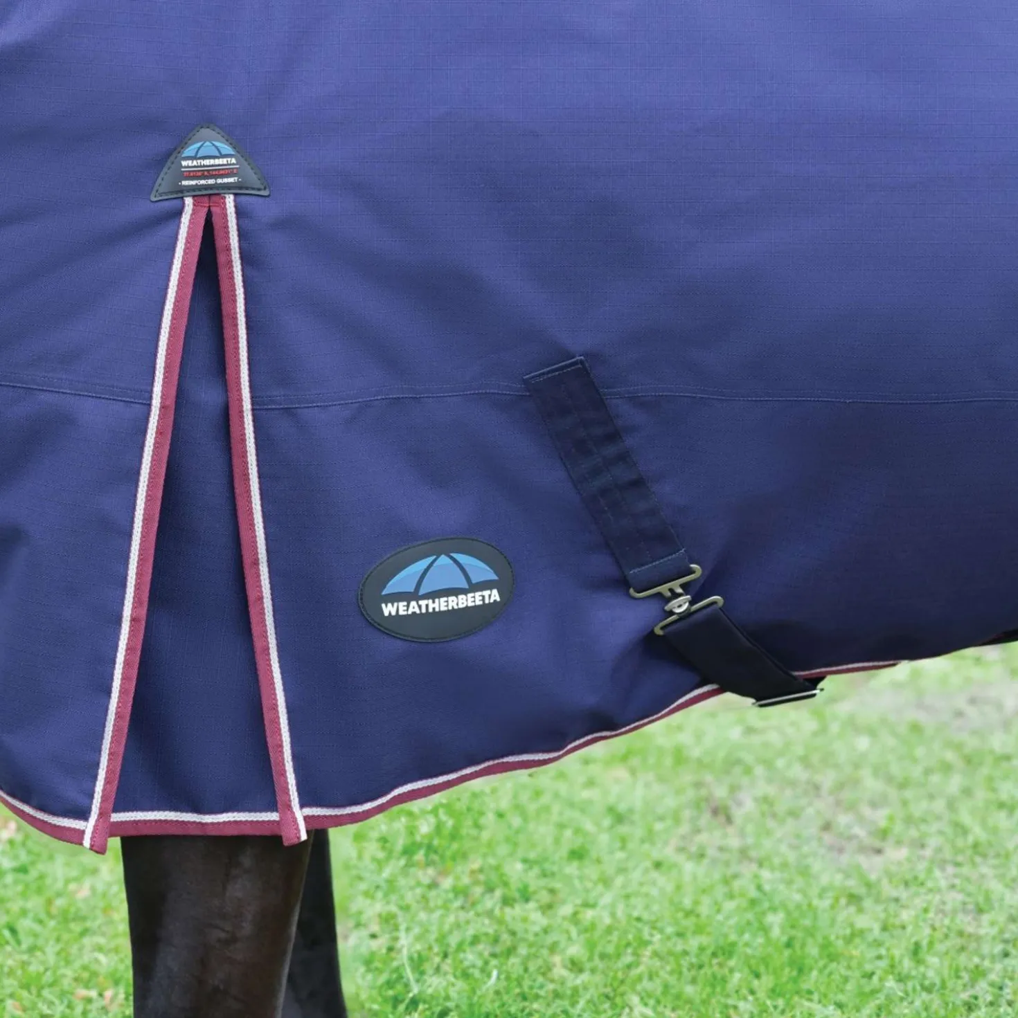 WeatherBeeta ComFiTec Essential Turnout 50g Navy/Burgundy