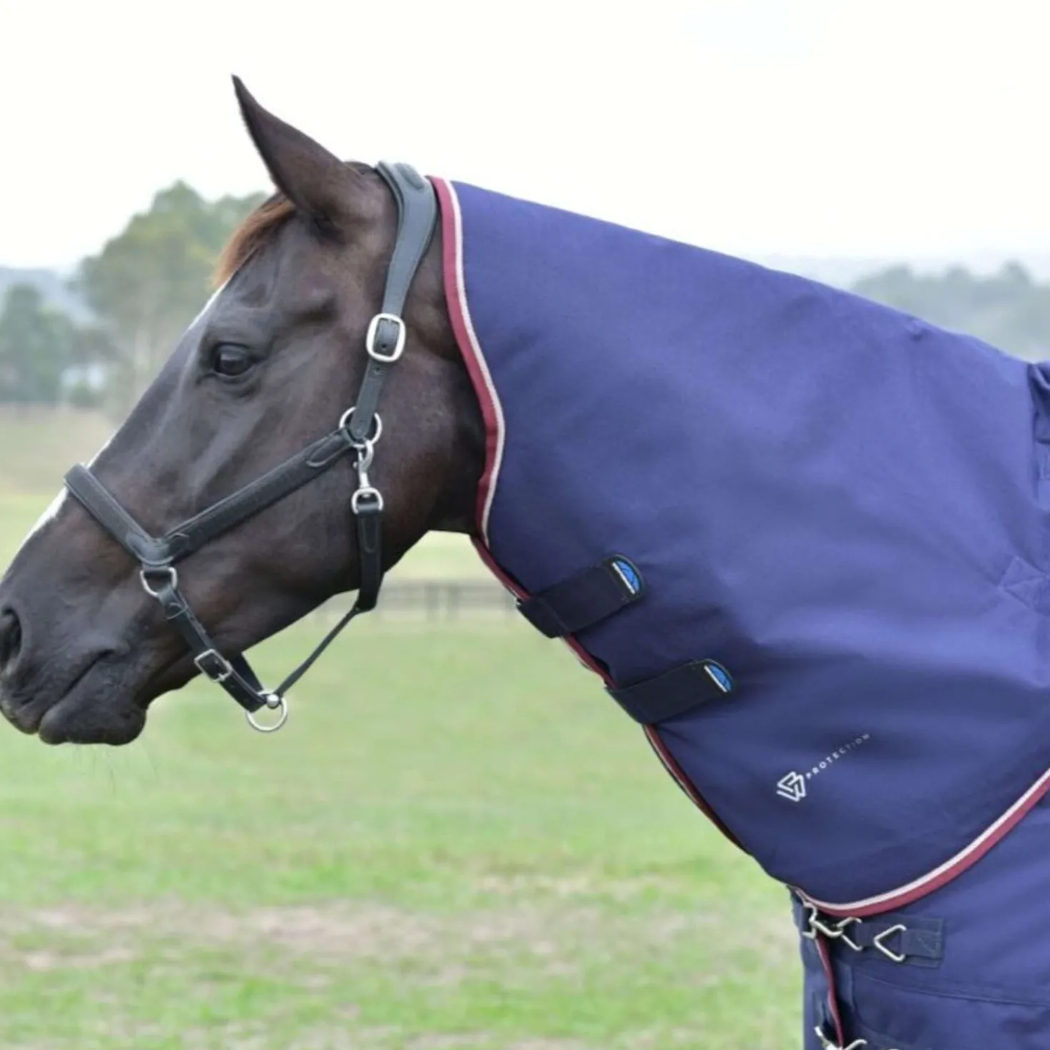 WeatherBeeta Halsstuk ComFiTec Essential Turnout 220g Navy/Burgundy